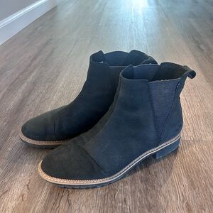 TOMS chelsea boots